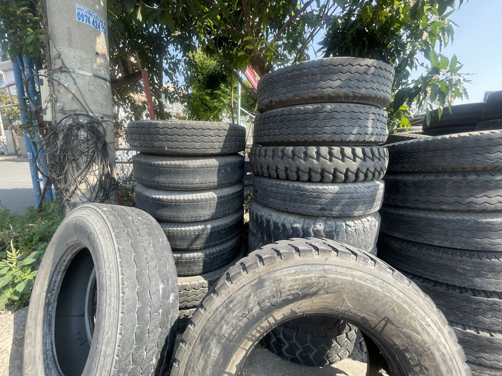 ĐỊA ĐIỂM THU MUA LỐP XE - MÂM XE Ô TÔ CŨ GIÁ CAO